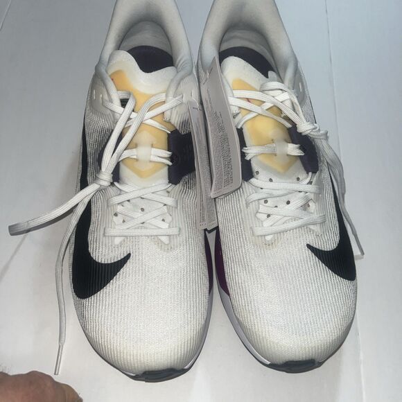Size 10 - Nike Air Zoom Rival Fly 4 White Viotech Salesman Sample Pair main image 14